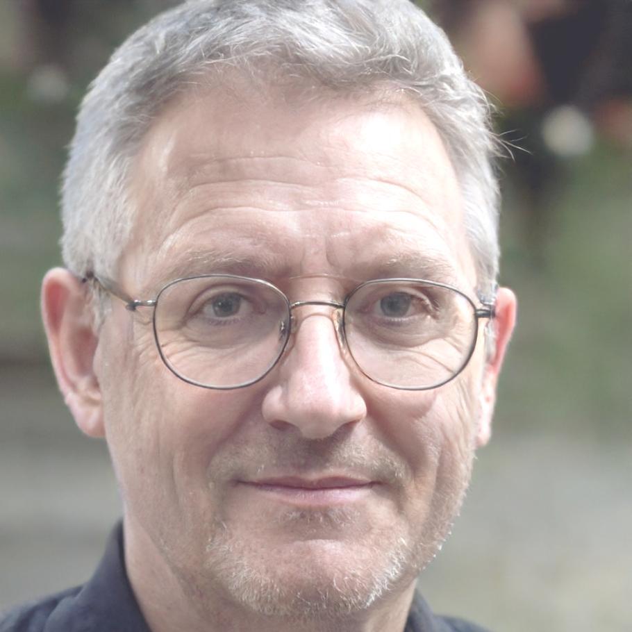 Course instructor Rolvek Thiemann